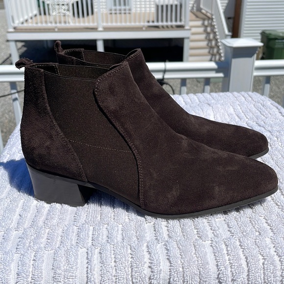 Aquatalia Falco Suede Bootie, 9 1/2 - Picture 3 of 15
